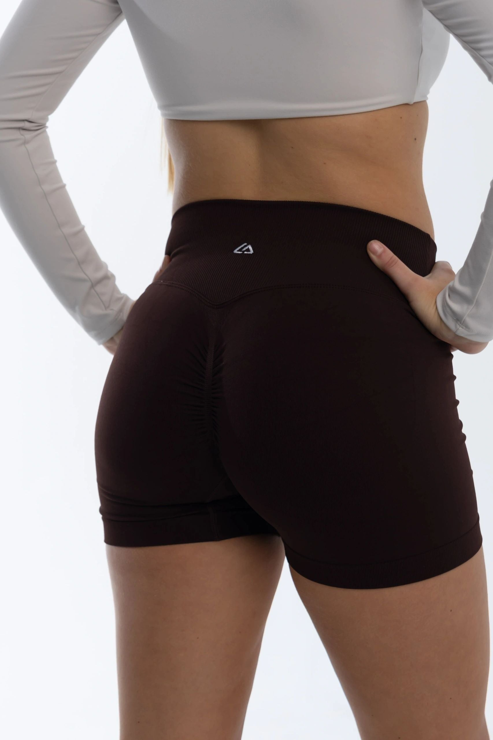 Seamless V-Front Scrunch Shorts - Mini